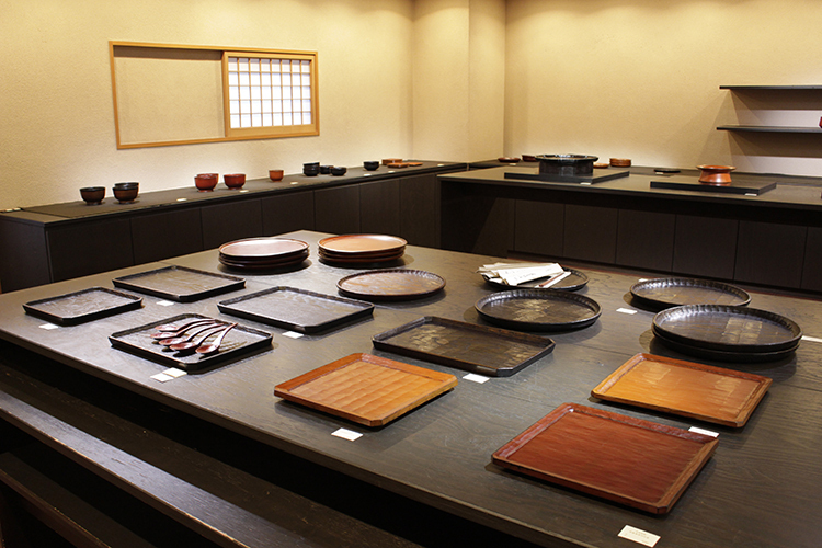 太田修嗣 漆芸展】は明日まで: 陶心 | しぶや黒田陶苑スタッフブログ